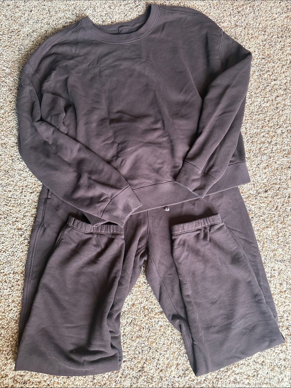 YPB On the Go collection - matching sweat outfit in brown.